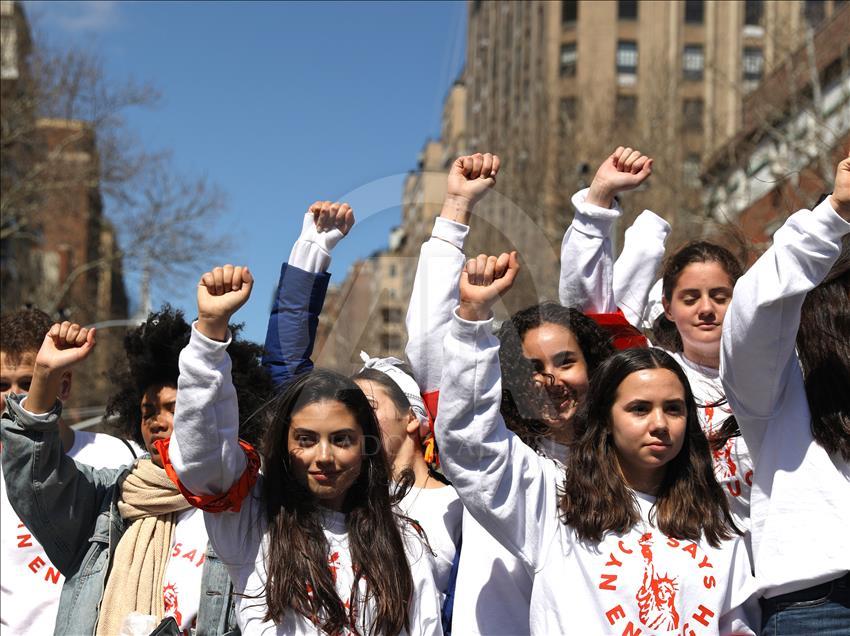 Students rally against gun violence in New York