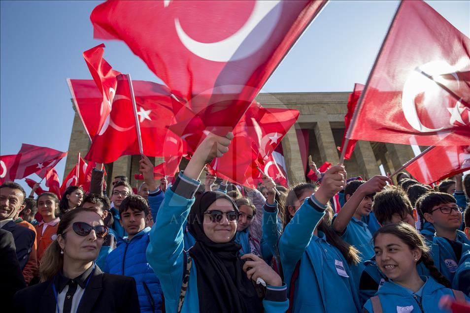 Turqia shënon Ditën e Sovranitetit Kombëtar dhe Fëmijëve
