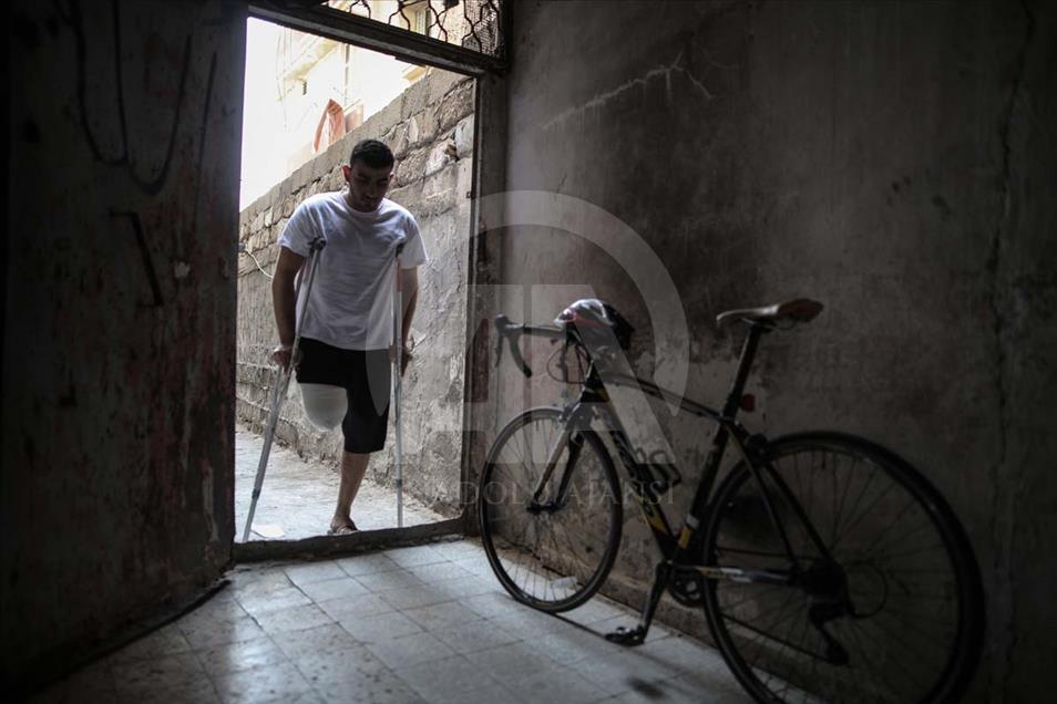 Ciclista palestino perdió su pierna por un tiro de las fuerzas israelíes