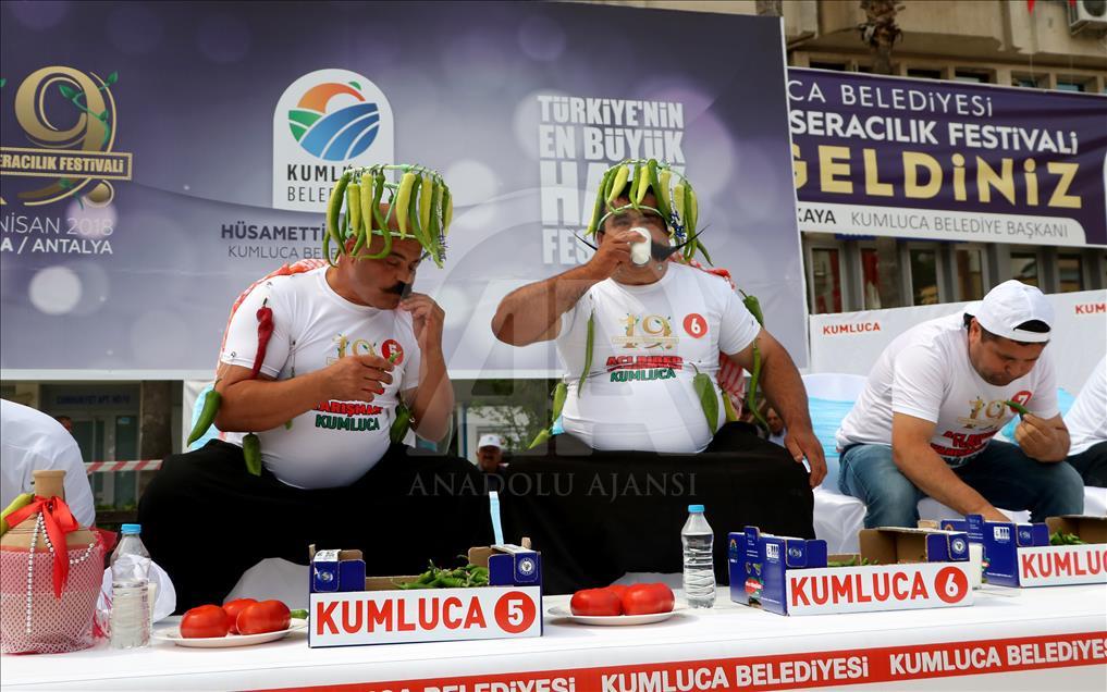 Соревнования по поеданию острого перца в Анталье
