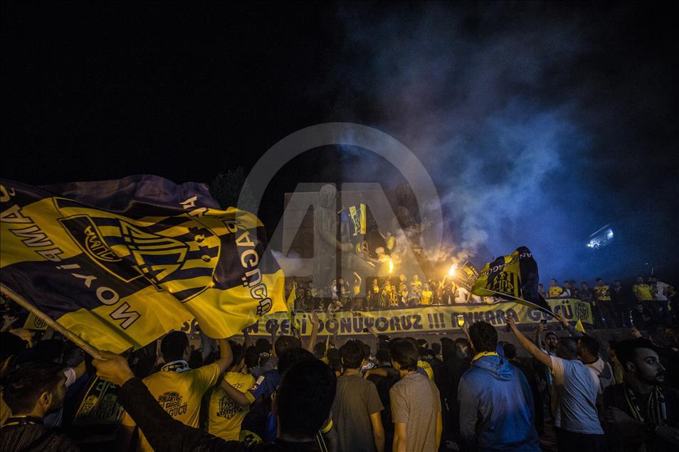 Ankaragüçlü taraftarların Süper Lig sevinci