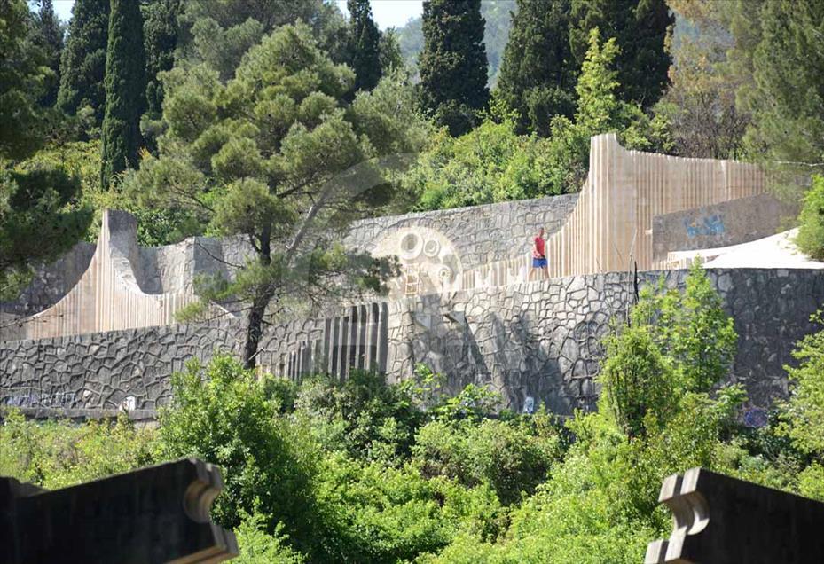El Cementerio Memorial Partisano de Mostar quiere volver a su antiguo esplendor