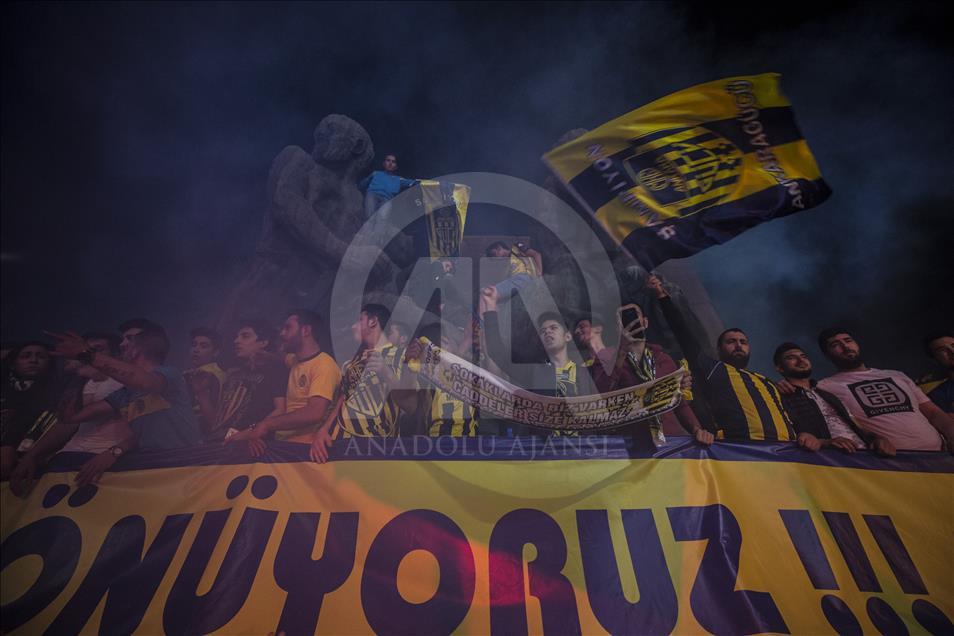 Ankaragüçlü taraftarların Süper Lig sevinci