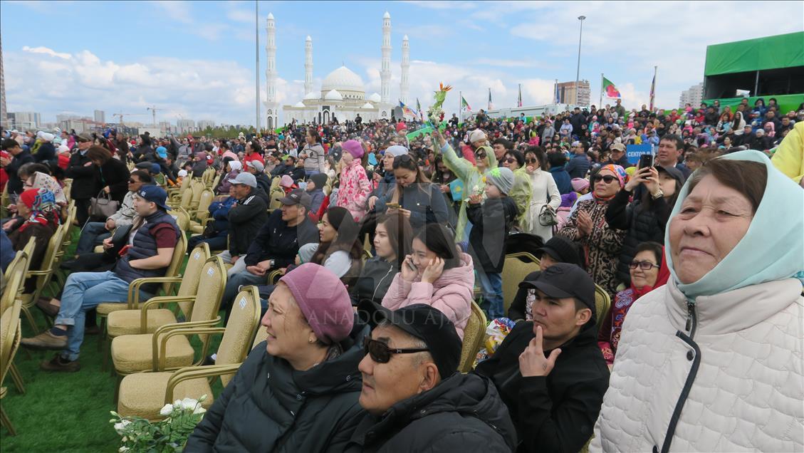 В Казахстане празднуют День единства народа