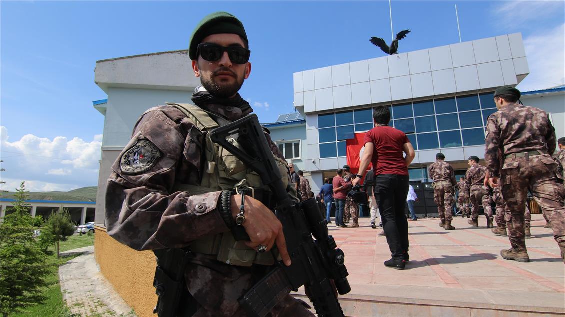 Dualarla Afrin'e uğurlanan PÖH'ler birliklerine döndü