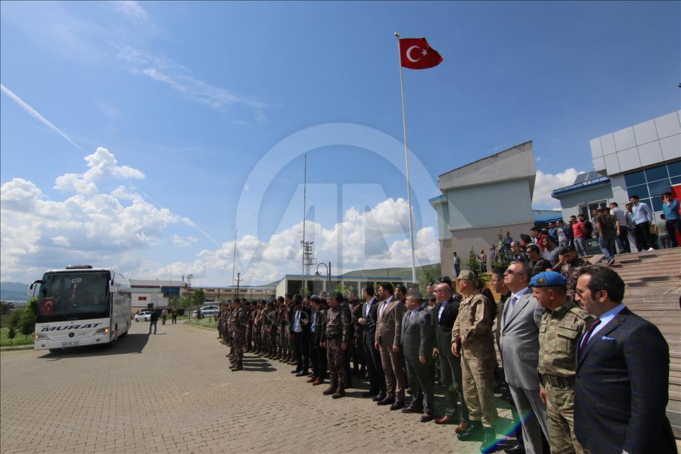 Dualarla Afrin'e uğurlanan PÖH'ler birliklerine döndü