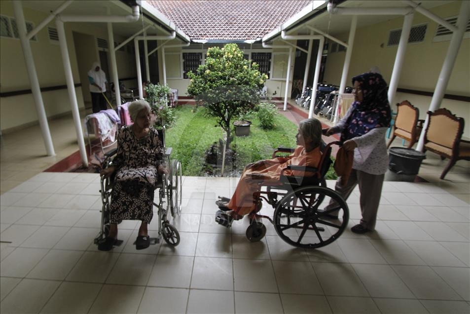 Rumah susun untuk orang lanjut usia