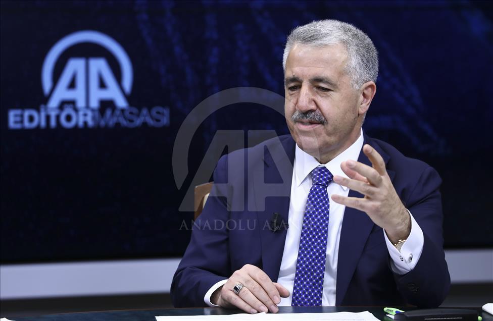 Ulaştırma, Denizcilik ve Haberleşme Bakanı Arslan, AA Editör Masası'nda
