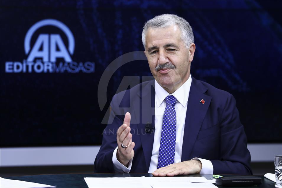 Ulaştırma, Denizcilik ve Haberleşme Bakanı Arslan, AA Editör Masası'nda