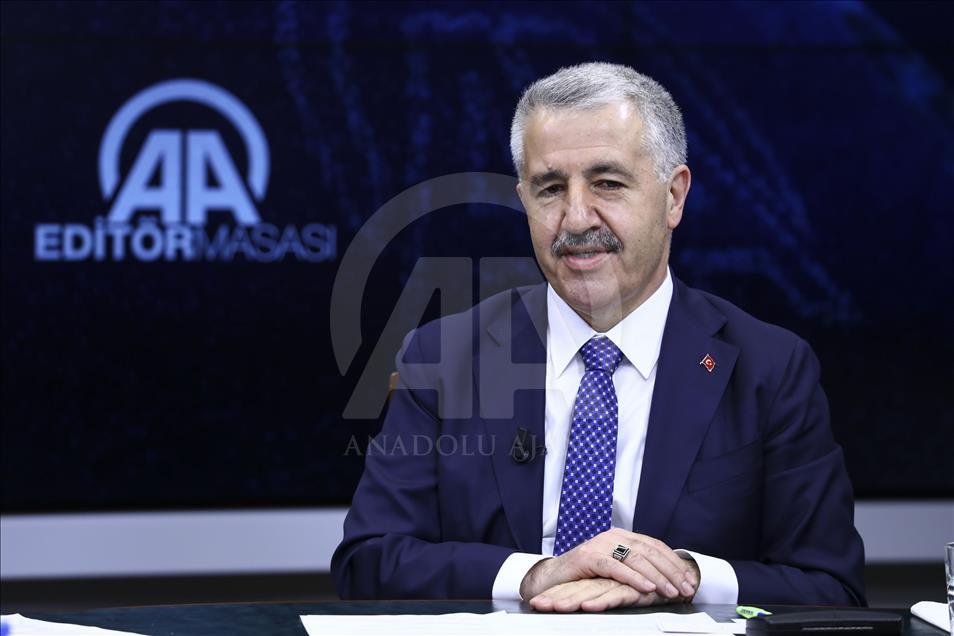 Ulaştırma, Denizcilik ve Haberleşme Bakanı Arslan, AA Editör Masası'nda
