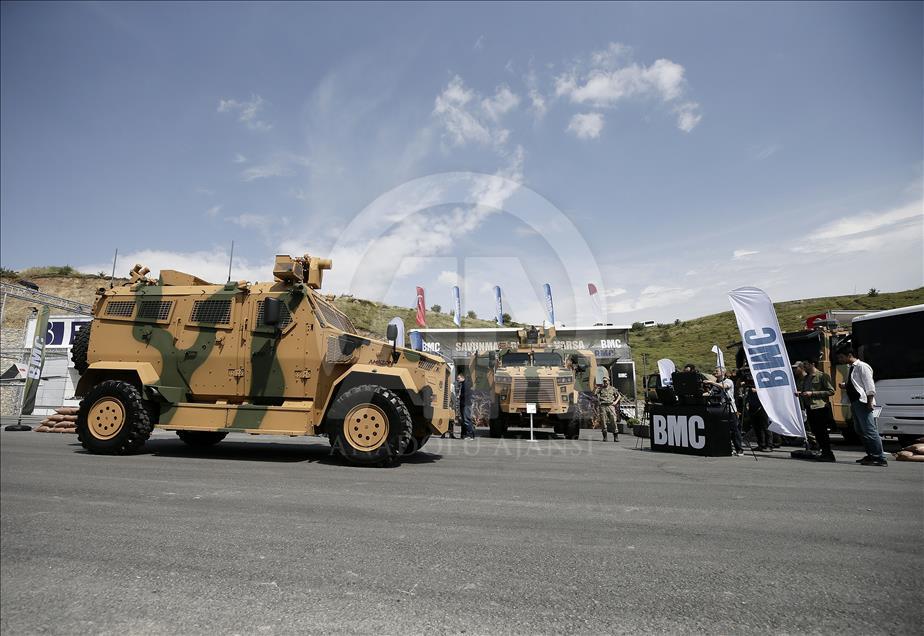 В Турции презентован беспилотный бронетранспортер AMAZON
