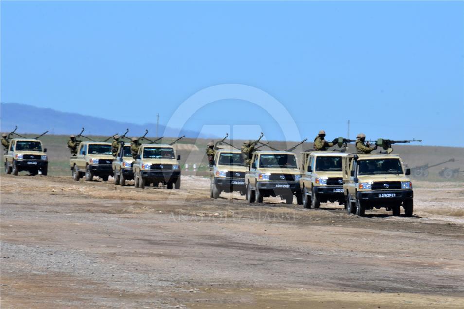 Kazakistan’da Vatan Savunucuları Günü düzenlendi