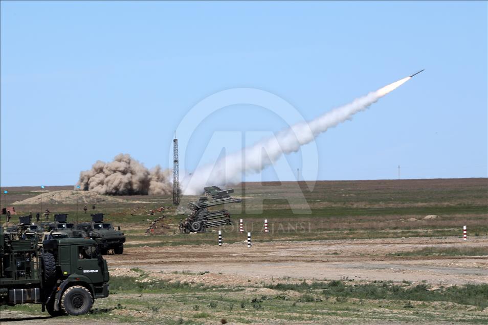 Kazakistan’da Vatan Savunucuları Günü düzenlendi