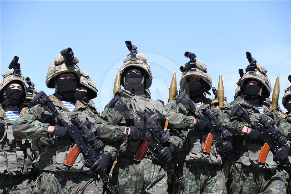 Kazakistan’da Vatan Savunucuları Günü düzenlendi