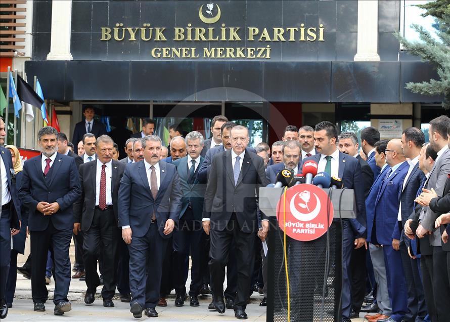 Cumhurbaşkanı Erdoğan, Büyük Birlik Partisi’ni ziyaret etti
