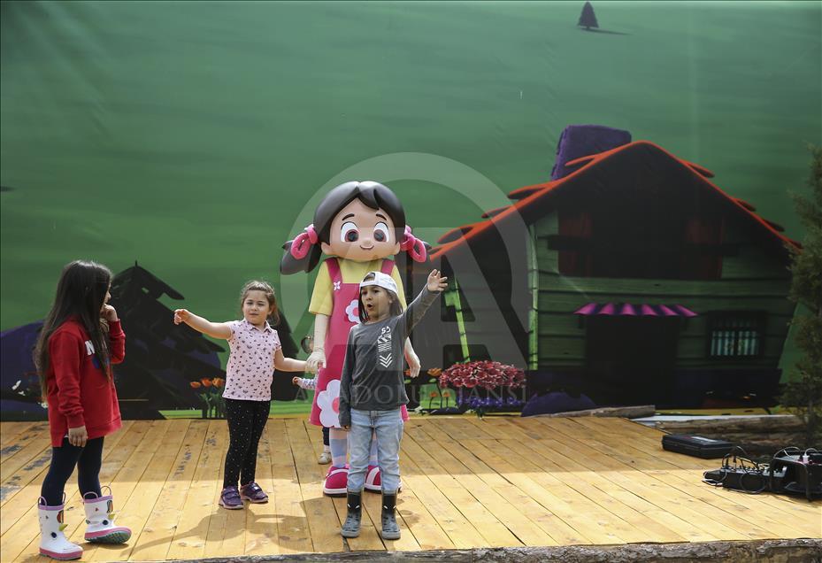 Niloya Köyü'nün kapıları çocuklara açıldı