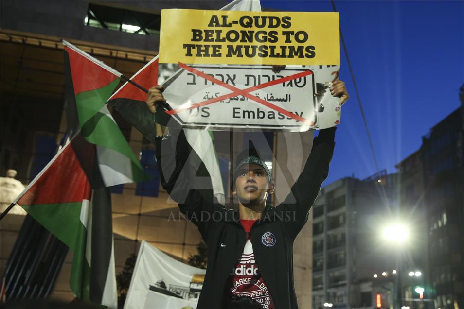 ABD'nin Tel Aviv Büyükelçiliğini Kudüs'e taşımasına tepki