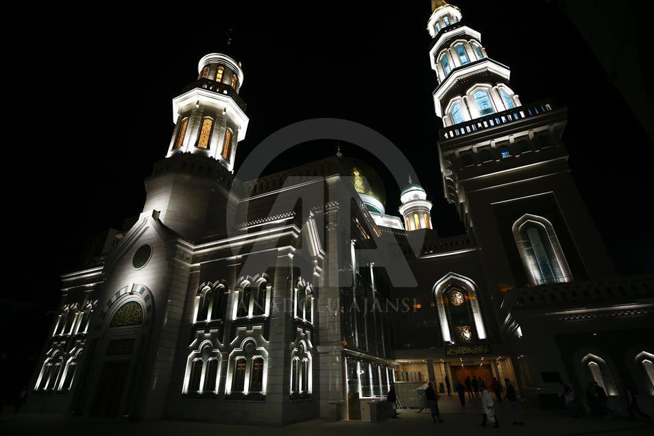 Tarawih pertama di Moskow, Rusia