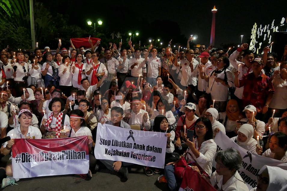 Oración por los ataques terroristas en Surabaya y Mako Brimob, en Indonesia