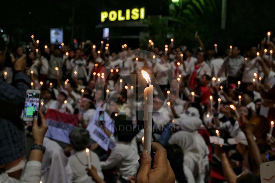 Oración por los ataques terroristas en Surabaya y Mako Brimob, en Indonesia