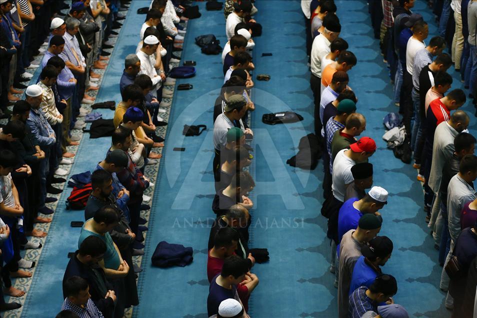 Tarawih pertama di Moskow, Rusia