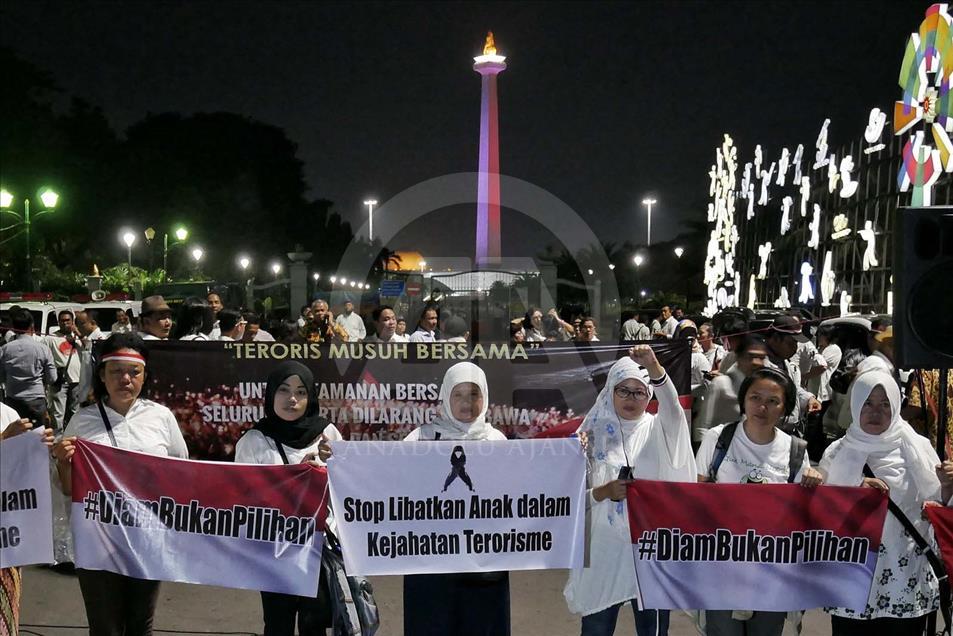 Oración por los ataques terroristas en Surabaya y Mako Brimob, en Indonesia