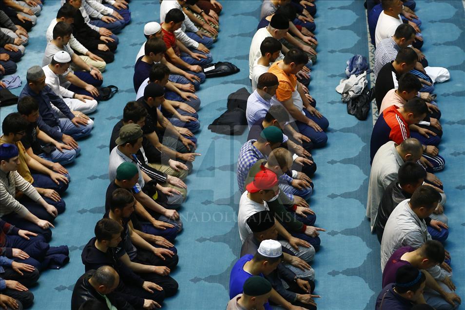 Tarawih pertama di Moskow, Rusia