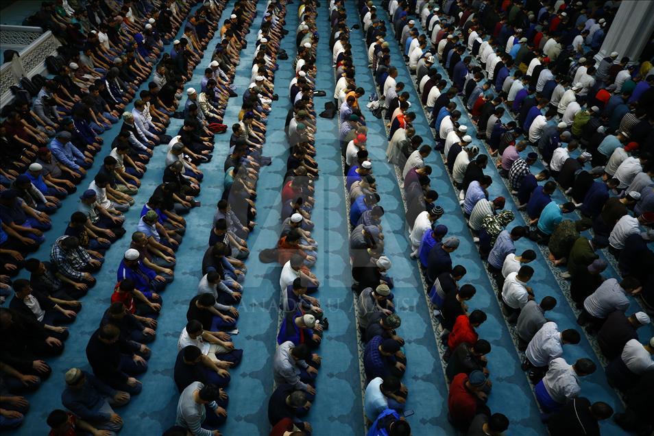 Tarawih pertama di Moskow, Rusia