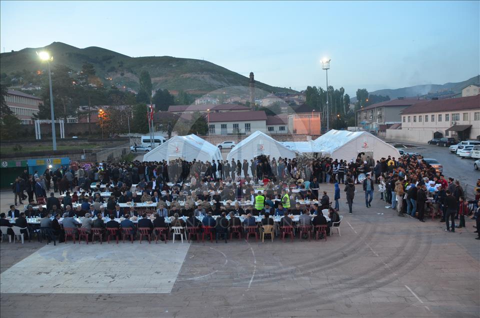 Bitlis'te ilk iftar açıldı