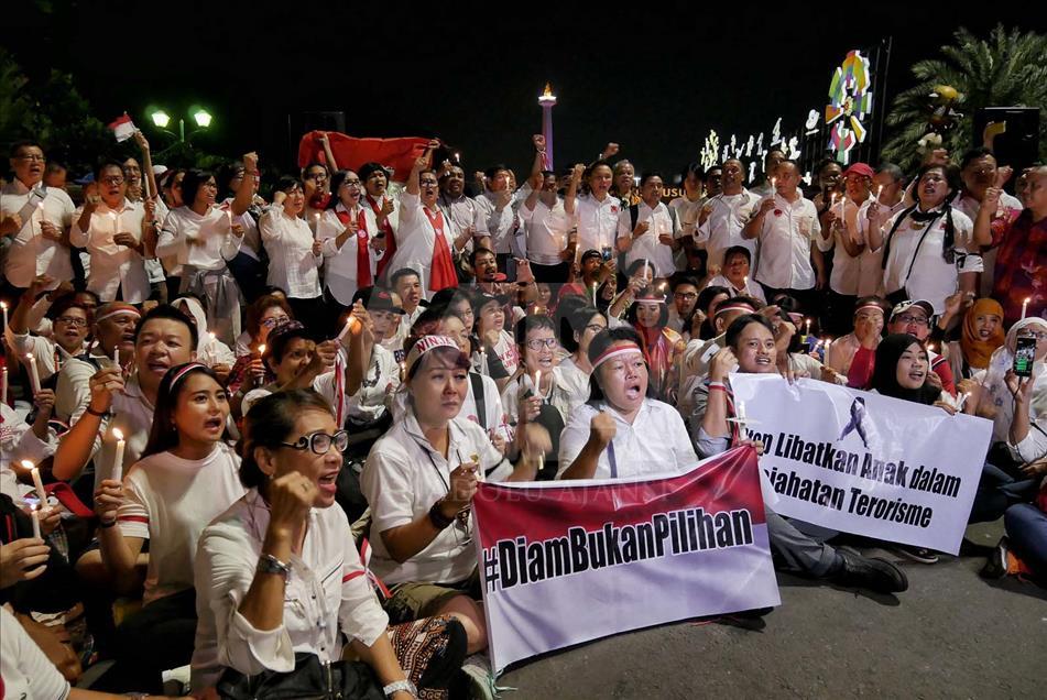 Oración por los ataques terroristas en Surabaya y Mako Brimob, en Indonesia
