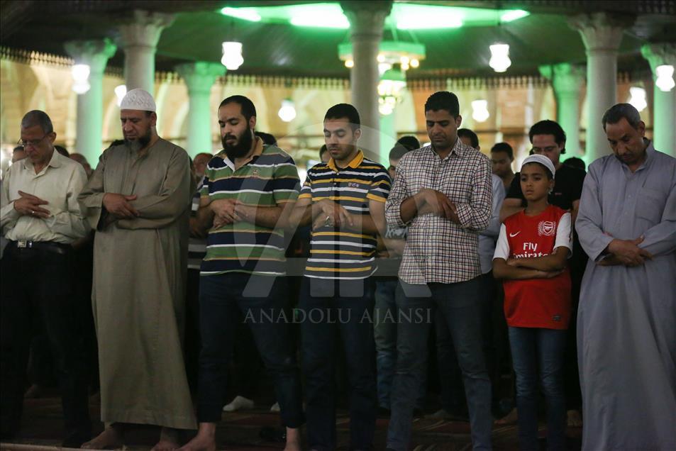 Salat Tarawih pertama di Masjid Amr ibn al-As , di Mesir