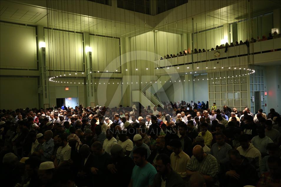 Salat Tarawih pertama di kota New York