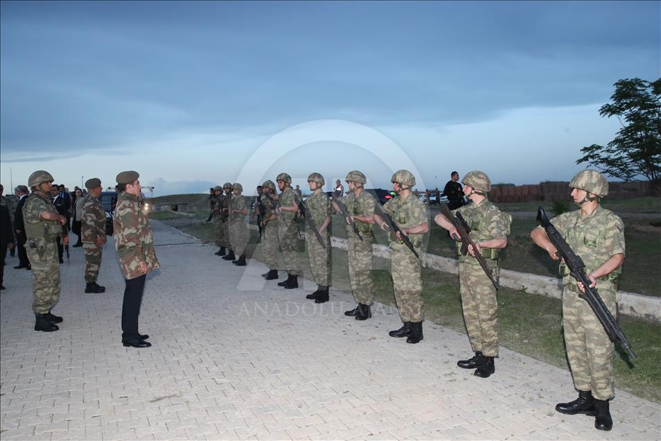 Canikli'den sınırın "sıfır noktası"nda Mehmetçikle iftar