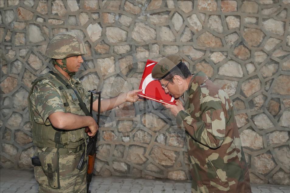 Canikli'den sınırın "sıfır noktası"nda Mehmetçikle iftar