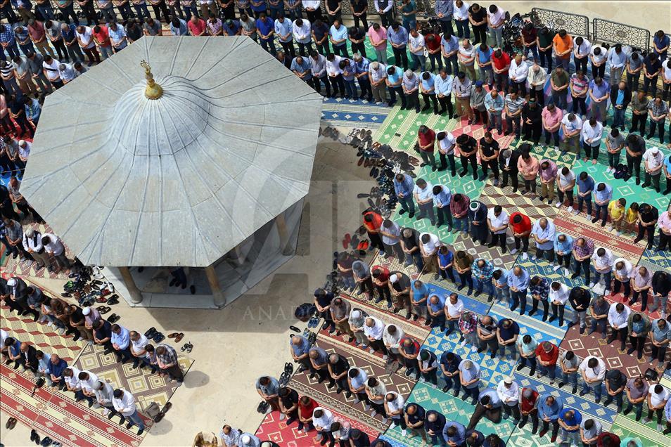 Eyüp Sultan'da ramazanın ilk cuması