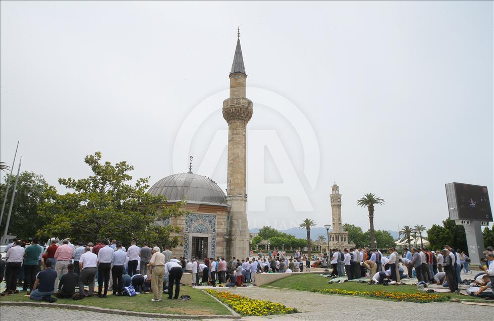 Ramazan'ın ilk cuma namazı