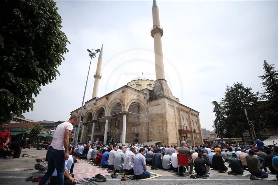 Düzce'de ramazanın ilk cuma namazı