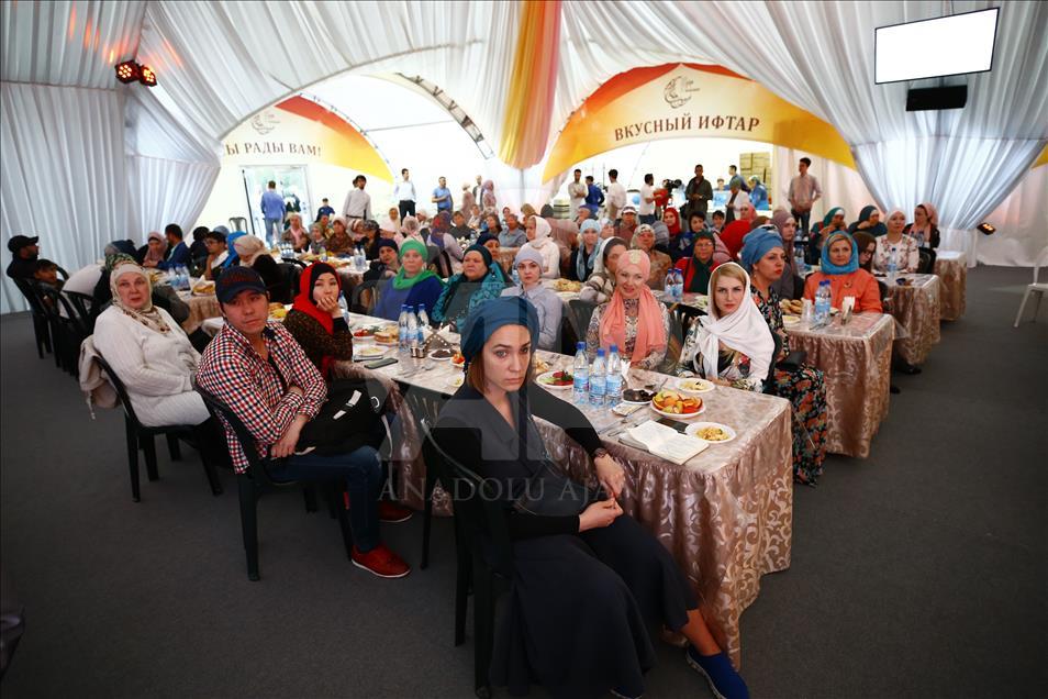 Suasana berbuka puasa di berbagai negara
