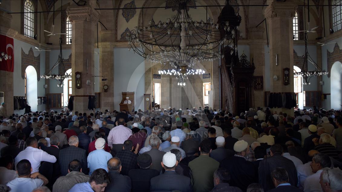 Ramazanın ilk cuma namazı kılındı