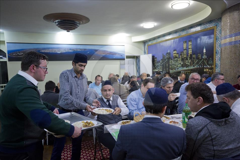 Suasana berbuka puasa di berbagai negara