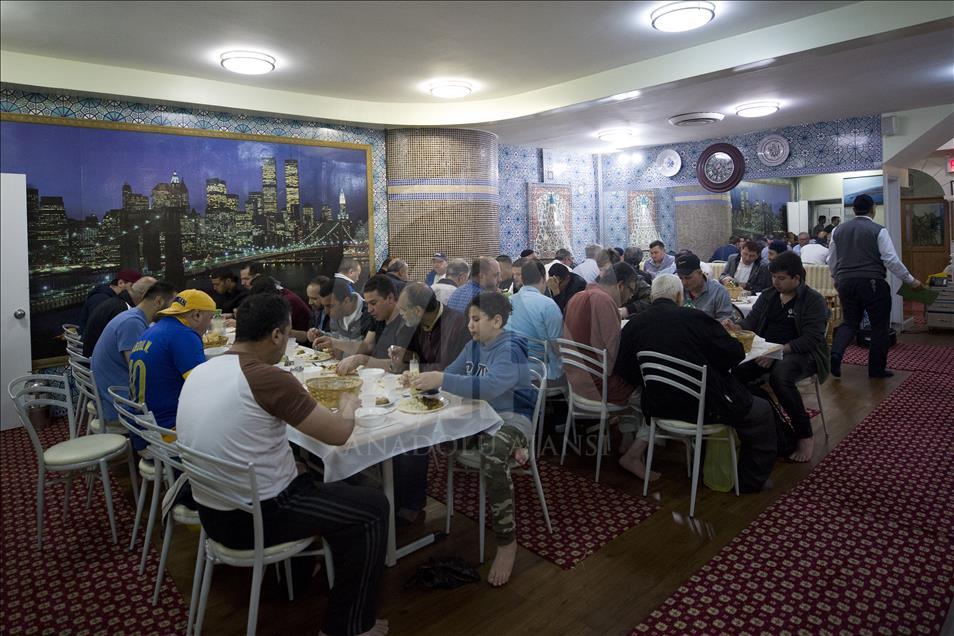 Suasana berbuka puasa di berbagai negara