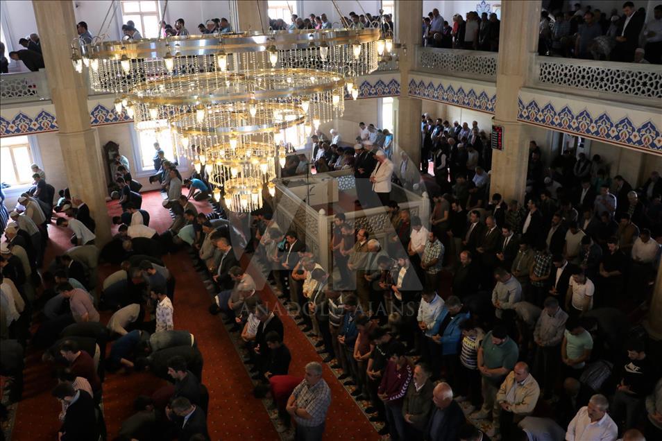 Ramazanın ilk cuma namazı kılındı