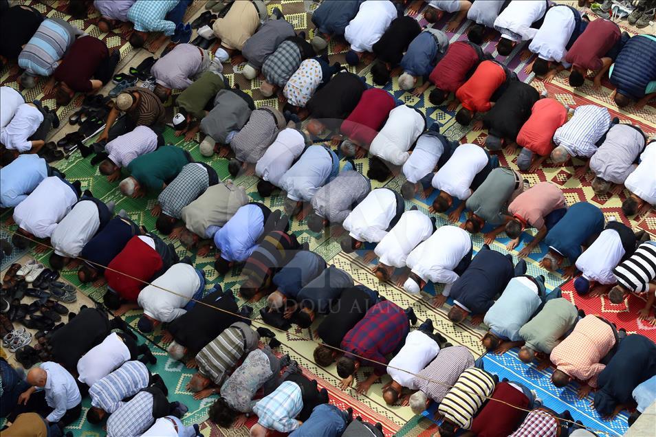 Eyüp Sultan'da ramazanın ilk cuması