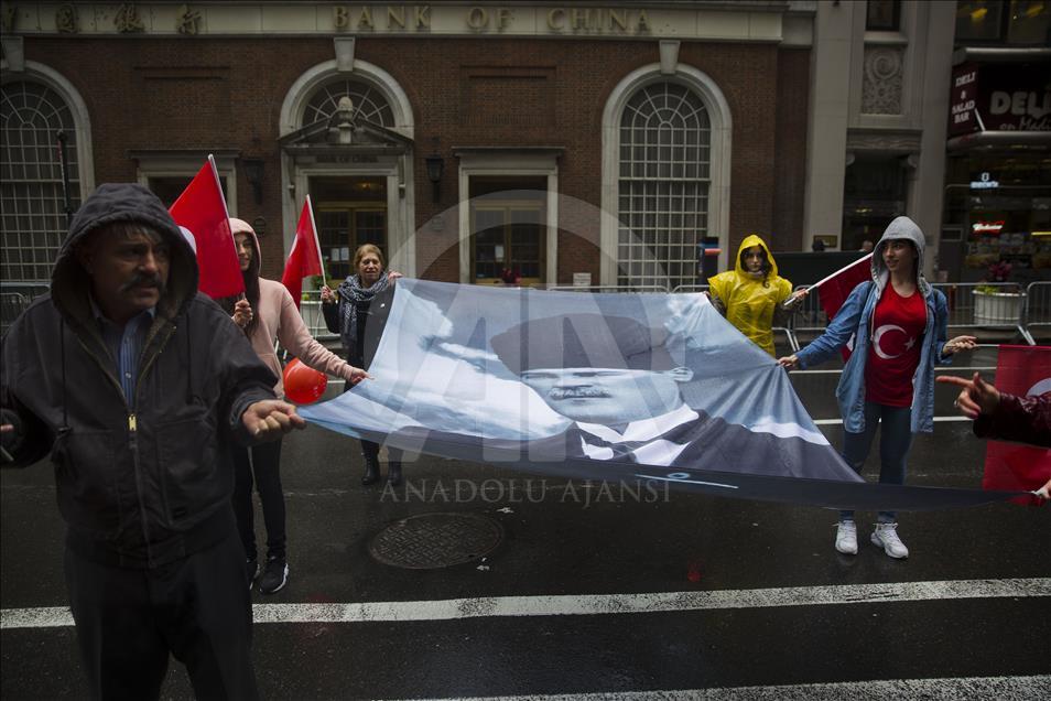 New York'ta 37. Türk Günü Yürüyüşü