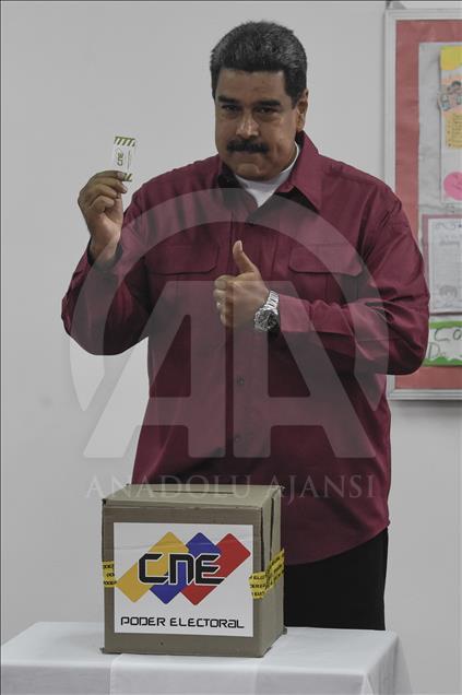 مادورو يفوز بولاية رئاسية ثانية في فنزويلا