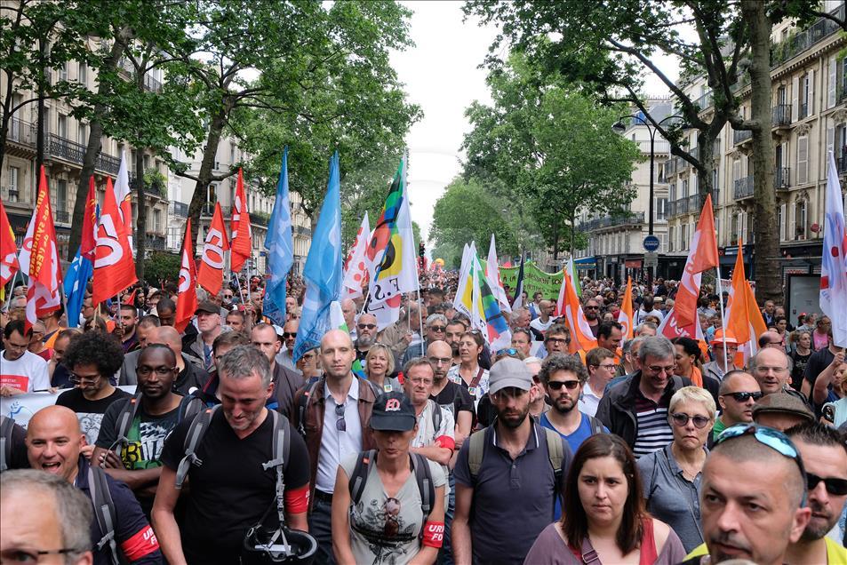 Fransa'da hükümet karşıtı protesto