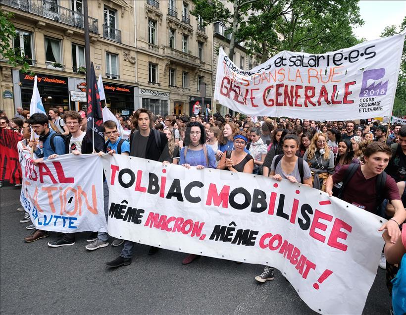 Fransa'da hükümet karşıtı protesto