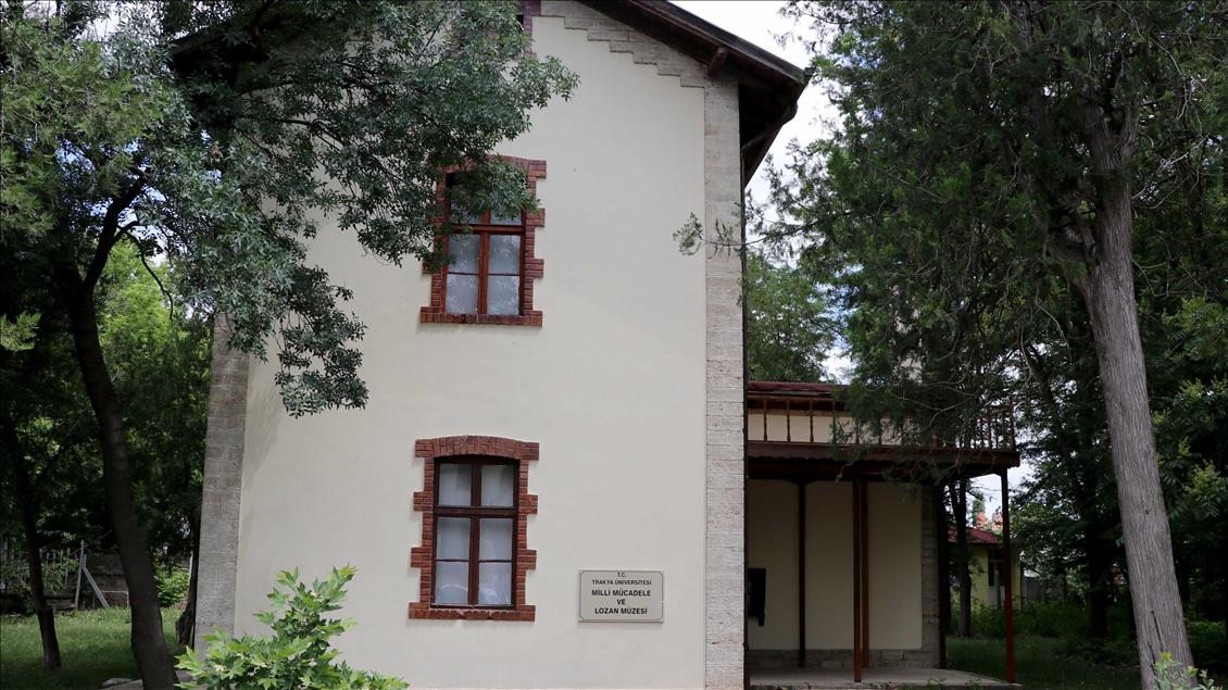 Bu kampüse sadece öğrenciler gelmiyor