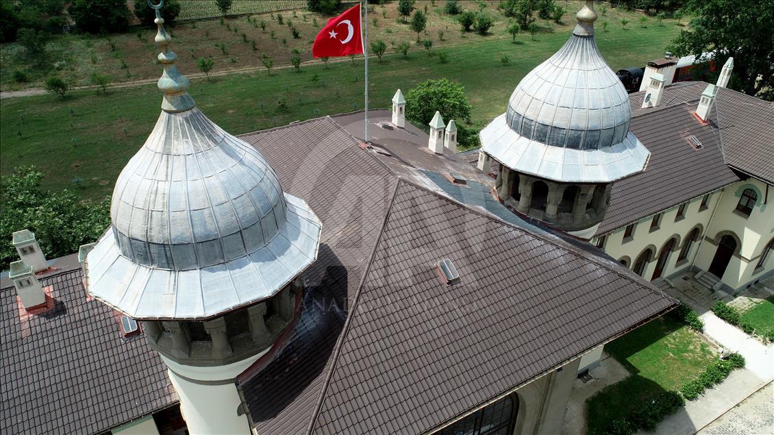 Bu kampüse sadece öğrenciler gelmiyor