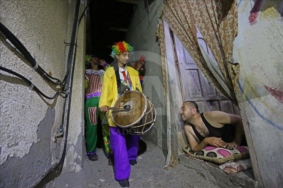 Los palestinos se despiertan con tambores en el Ramadán